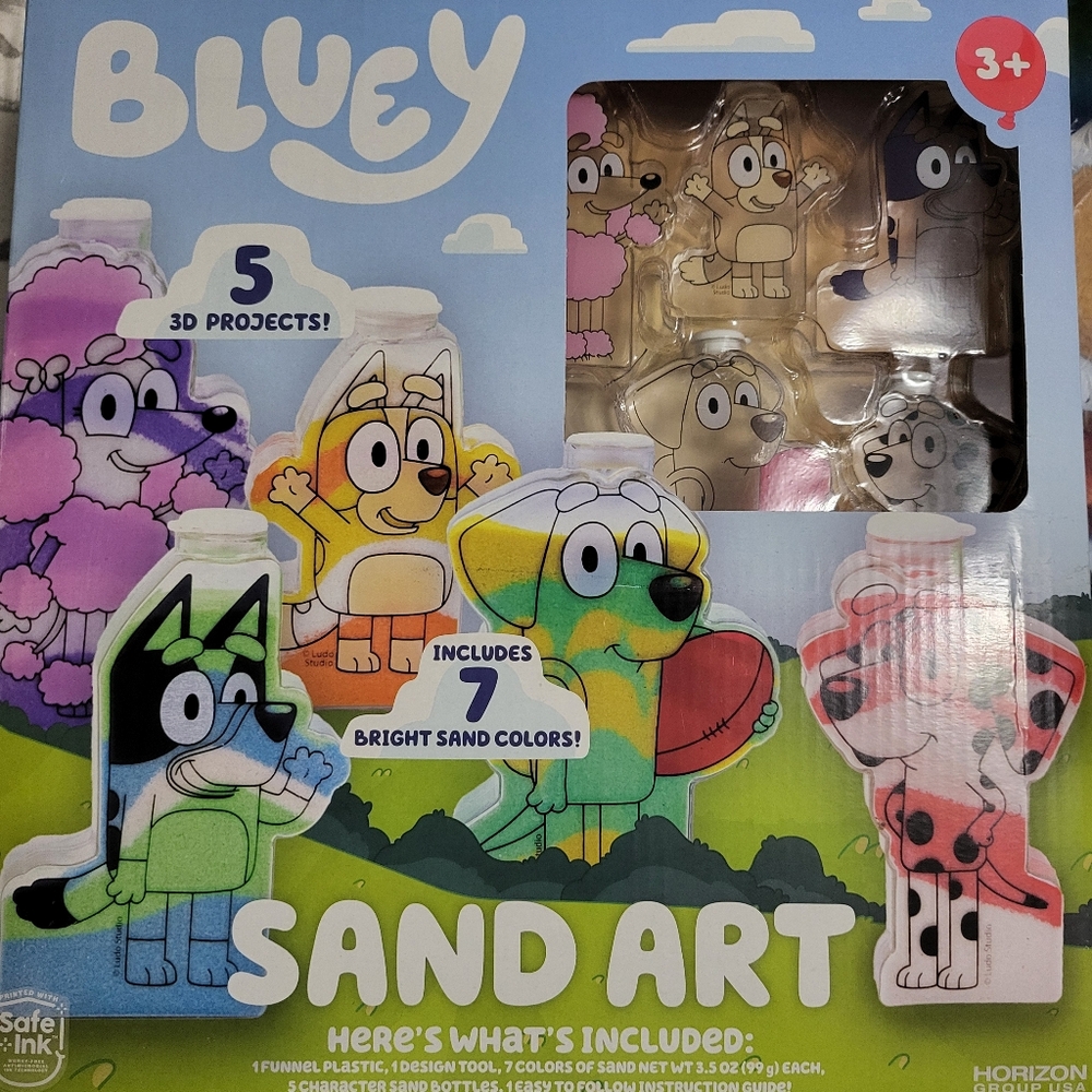 NIB Bluey children’s craft kit ages 3+ sand art